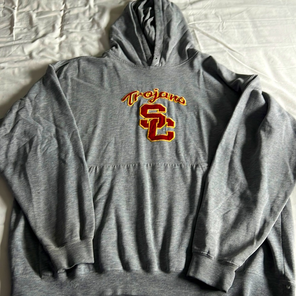 Vintage hoodie missing it’s s tie strings